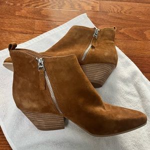 Nib Dolce Vita cognac camel suede ankle bootie
